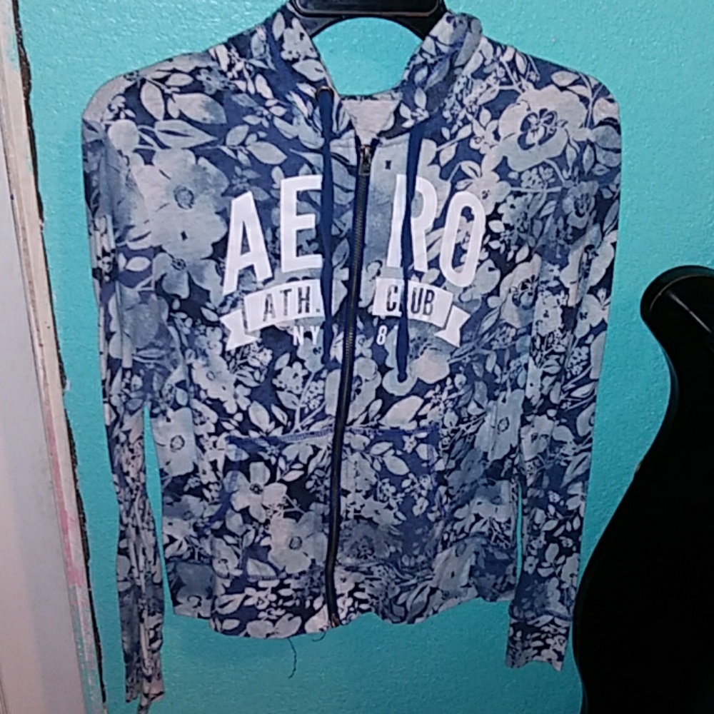Im here selling this Aeropostale sweater